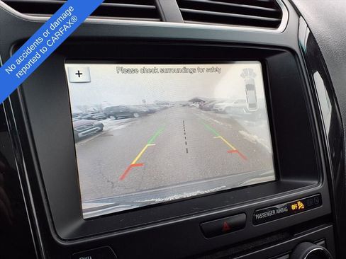 Used 2018 Ford Explorer XLT w/ XLT Appearance Package image 22