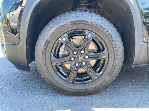 Used 2023 GMC Acadia AT4 w/ Preferred Package AWD/4WD image 9