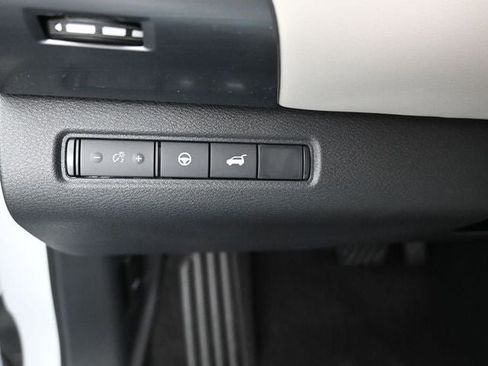 New 2026 Nissan Pathfinder SL image 21