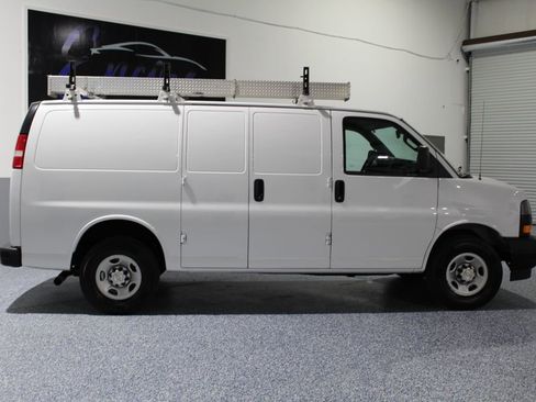 Used 2021 Chevrolet Express 2500 w/ Driver Convenience Package image 9