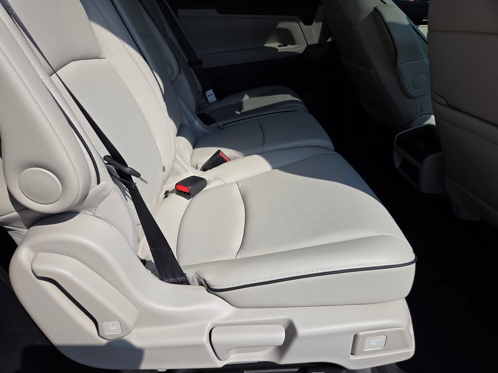 New 2026 Honda Odyssey Touring image 32