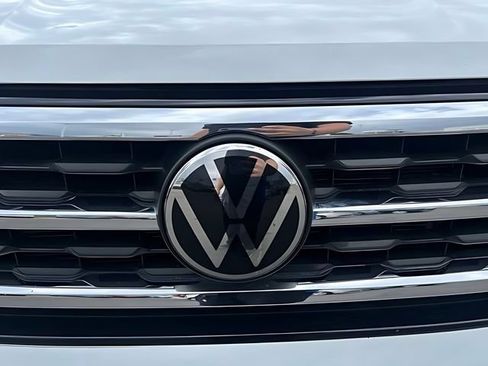 Used 2023 Volkswagen Atlas SE w/ Black Wheel Package AWD/4WD image 9
