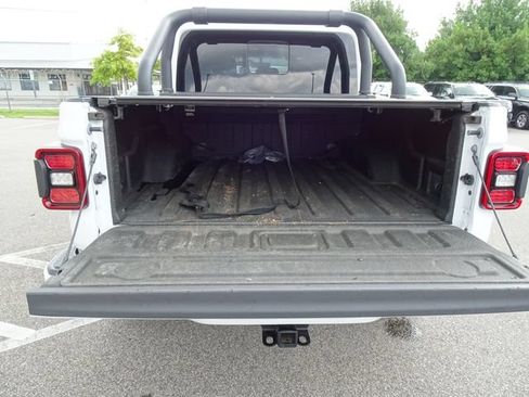 Used 2023 Jeep Gladiator Overland AWD/4WD image 27