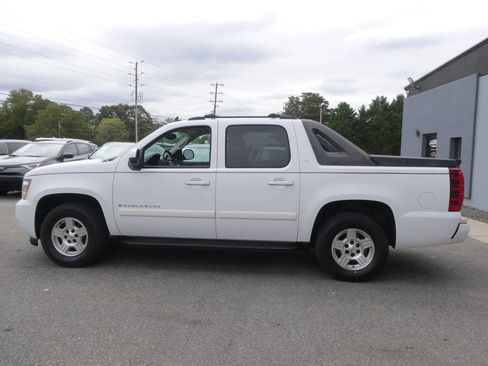 Used 2008 Chevrolet Avalanche LT w/ LT Preferred Equipment Group image 9