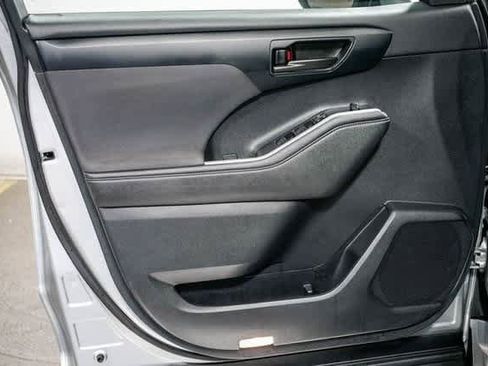 Certified 2023 Toyota Highlander LE image 20