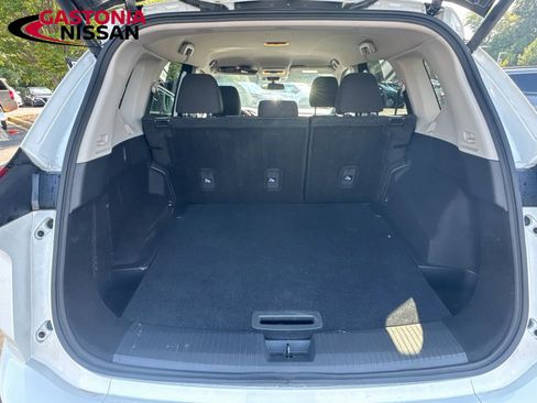 Used 2025 Nissan Rogue SV AWD/4WD image 32