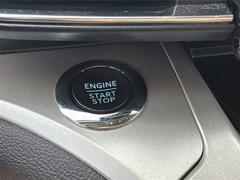 Used 2023 Ford Explorer XLT w/ Equipment Group 202A image 20