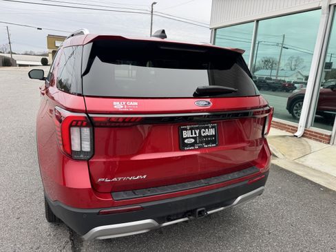 Used 2025 Ford Explorer Platinum image 3