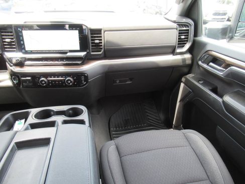 Used 2024 Chevrolet Silverado 2500 LT w/ Convenience Package AWD/4WD image 16