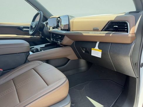 New 2026 Chevrolet Tahoe High Country AWD/4WD image 18