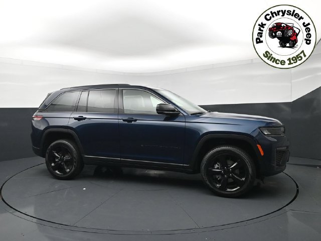 New 2026 Jeep Grand Cherokee Limited w/ Limited Altitude Package AWD/4WD image 3