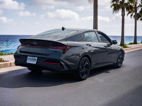 Certified 2026 Hyundai Elantra Sport FWD image 5