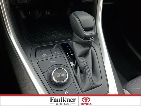 Certified 2025 Toyota RAV4 XLE AWD/4WD image 14