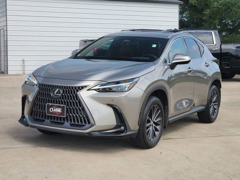 Used 2024 Lexus NX 250 FWD w/ Towing Package (2000 Lbs) image 3
