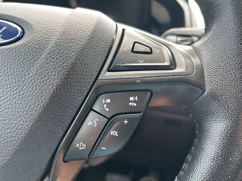 Used 2022 Ford Edge Titanium image 21