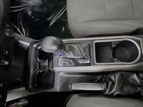 Used 2022 Toyota Tacoma SR5 w/ Technology Package image 24