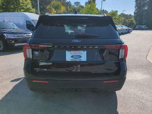New 2026 Ford Explorer Active RWD image 5
