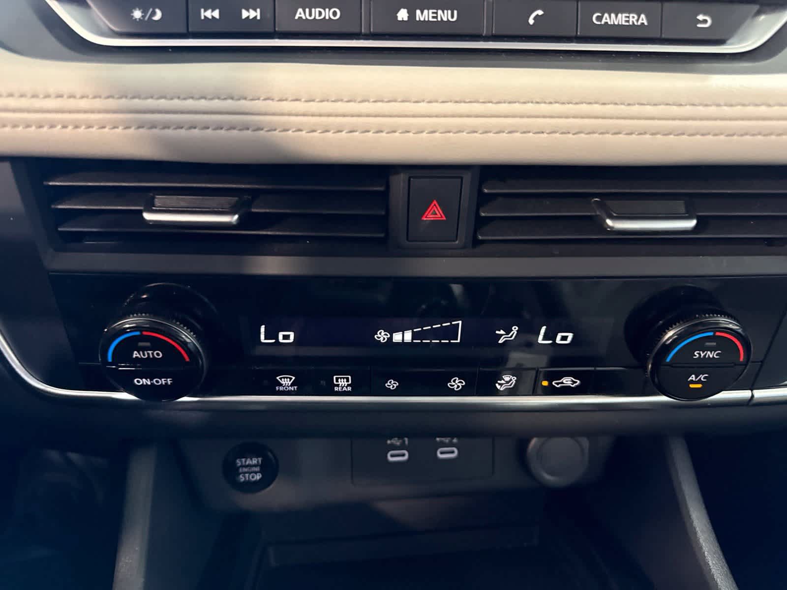 Used 2025 Nissan Rogue SV AWD/4WD image 25