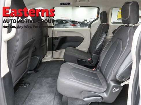 Used 2023 Chrysler Voyager LX FWD image 21