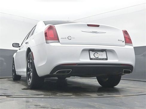 Used 2019 Chrysler 300 S image 49