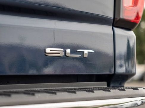 Used 2021 GMC Sierra 1500 SLT w/ SLT Convenience Package AWD/4WD image 31