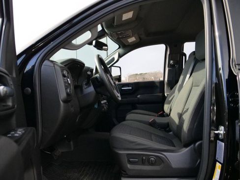 Used 2023 Chevrolet Silverado 2500 Custom w/ Custom Value Package image 19