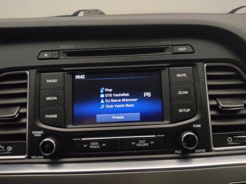 Used 2015 Hyundai Sonata SE w/ Option Group 09 FWD image 25