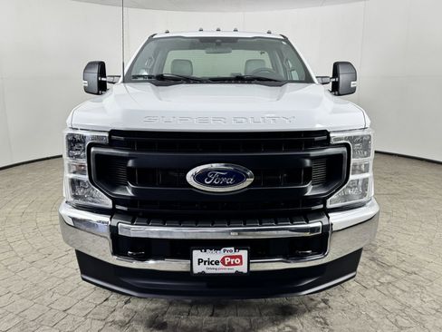 Used 2022 Ford F250 XL w/ Power Equipment Group image 2