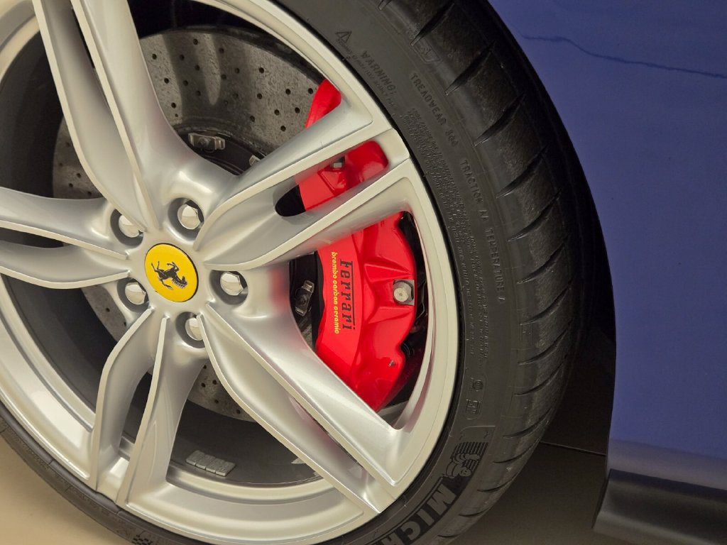 Used 2025 Ferrari Roma Spider RWD image 16