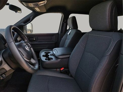 Used 2024 RAM 3500 Tradesman w/ Chrome Appearance Group image 5