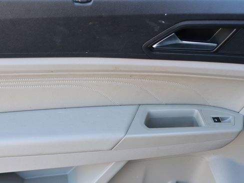 Used 2021 Volkswagen Atlas SEL Premium image 34