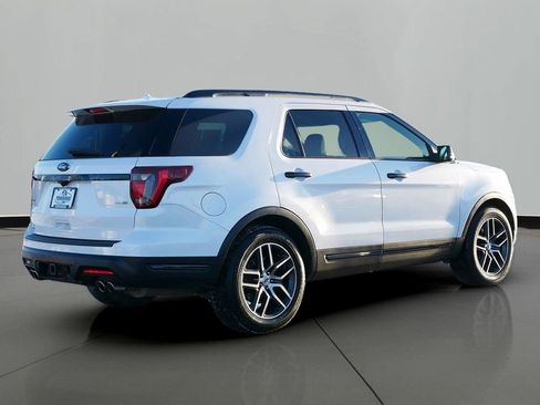 Used 2019 Ford Explorer Sport image 3