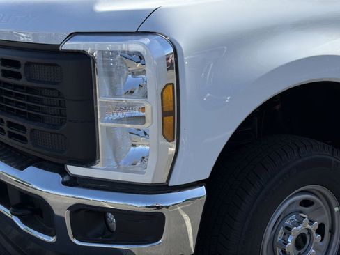 New 2026 Ford F250 XL w/ XL Chrome Package AWD/4WD image 13