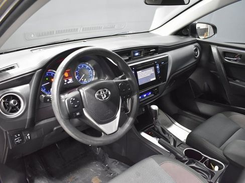 Used 2018 Toyota Corolla L image 4