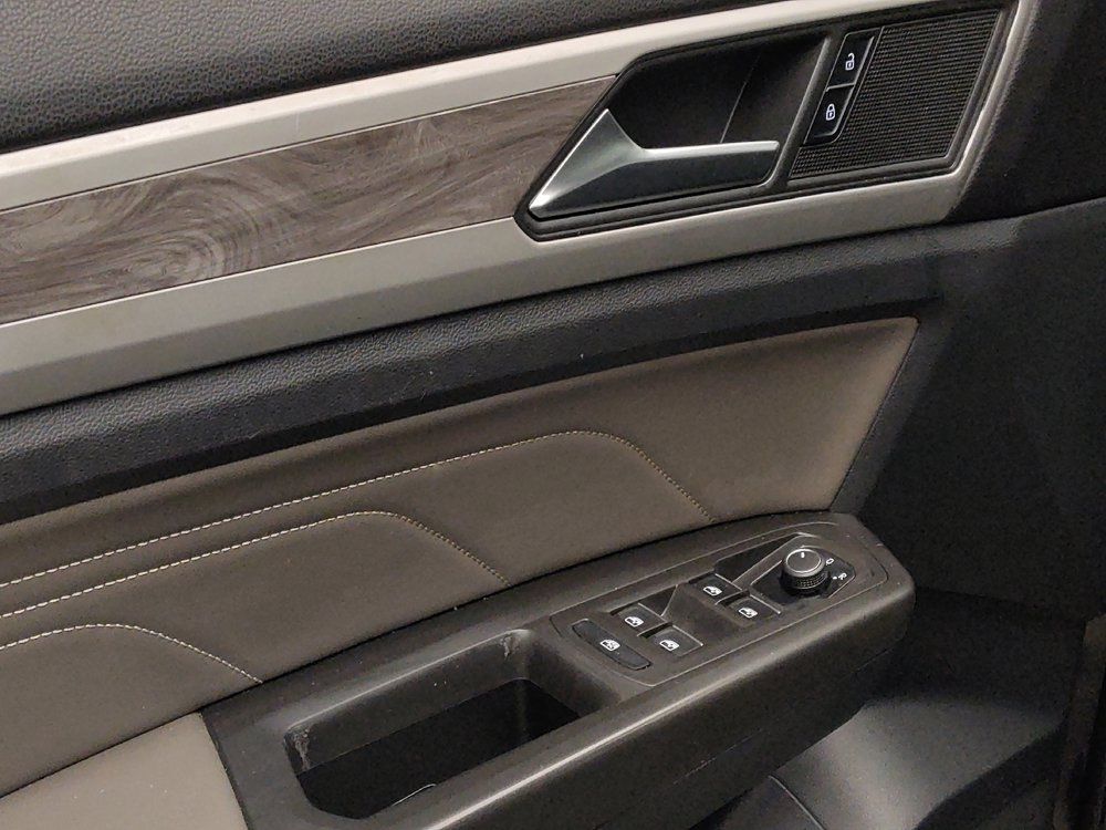 Used 2022 Volkswagen Atlas Cross Sport SE FWD image 27