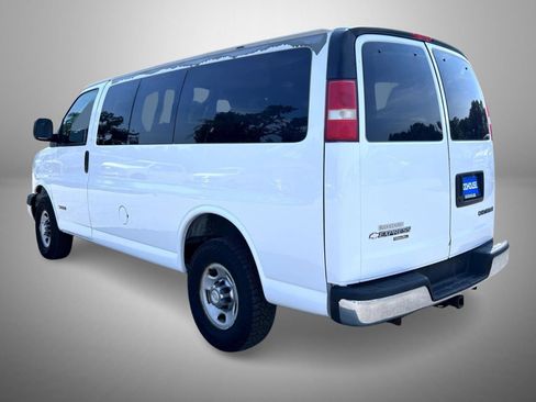 Used 2006 Chevrolet Express 3500 Passenger w/ LT Preferred Equipment Group RWD image 7