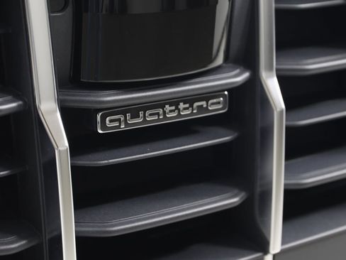 Used 2021 Audi Q7 3.0T Prestige w/ Prestige Package image 21