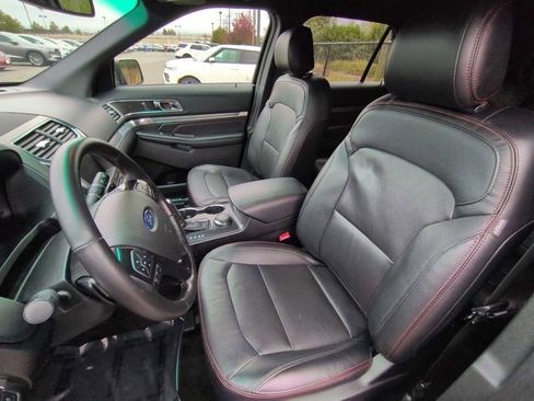 Used 2016 Ford Explorer Sport image 17