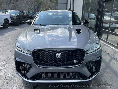 Used 2024 Jaguar F-PACE SVR AWD/4WD image 3