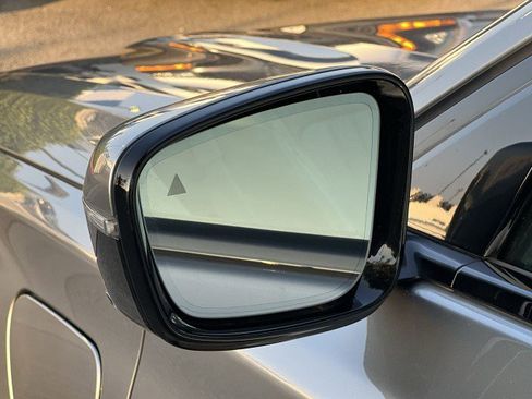 Used 2020 BMW 745e xDrive image 21