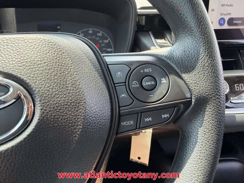 Used 2025 Toyota Corolla LE FWD image 27