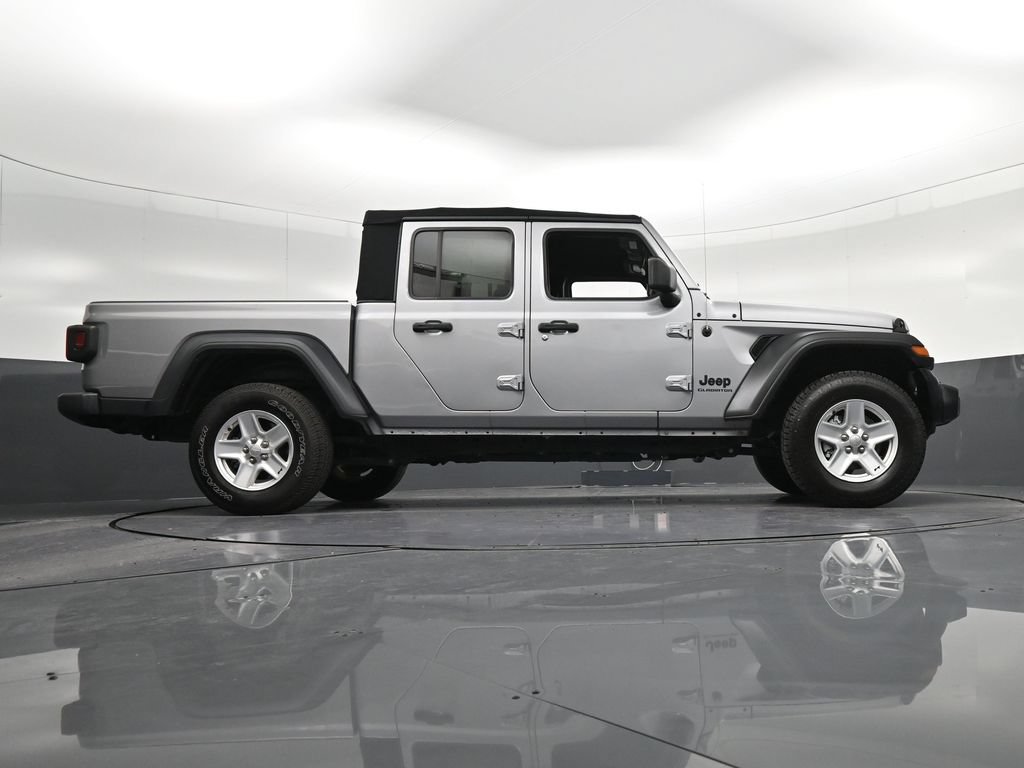 Used 2020 Jeep Gladiator Sport w/ Quick Order Package 24S AWD/4WD image 27