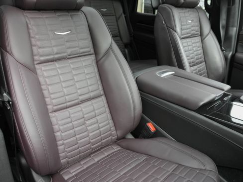 Used 2024 Cadillac Escalade Sport Platinum image 11