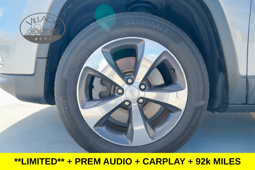 Used 2019 Jeep Cherokee Limited AWD/4WD image 11