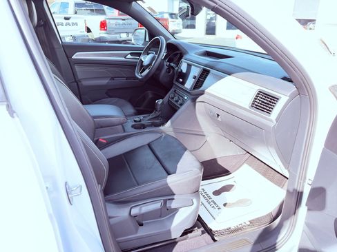 Used 2021 Volkswagen Atlas Cross Sport SE image 6
