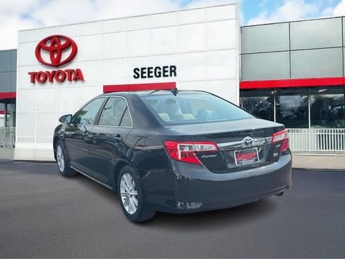 Used 2012 Toyota Camry XLE w/ Leather Pkg FWD image 9