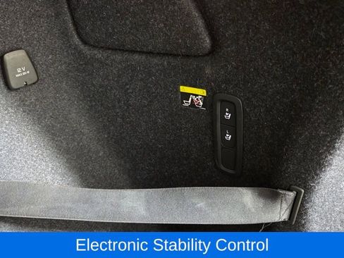 Used 2019 Volvo XC40 T5 Inscription image 11