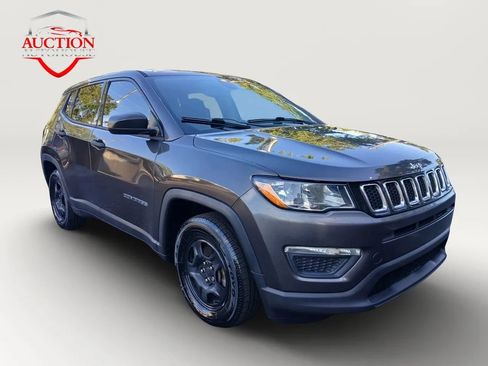 Used 2019 Jeep Compass Sport FWD image 3
