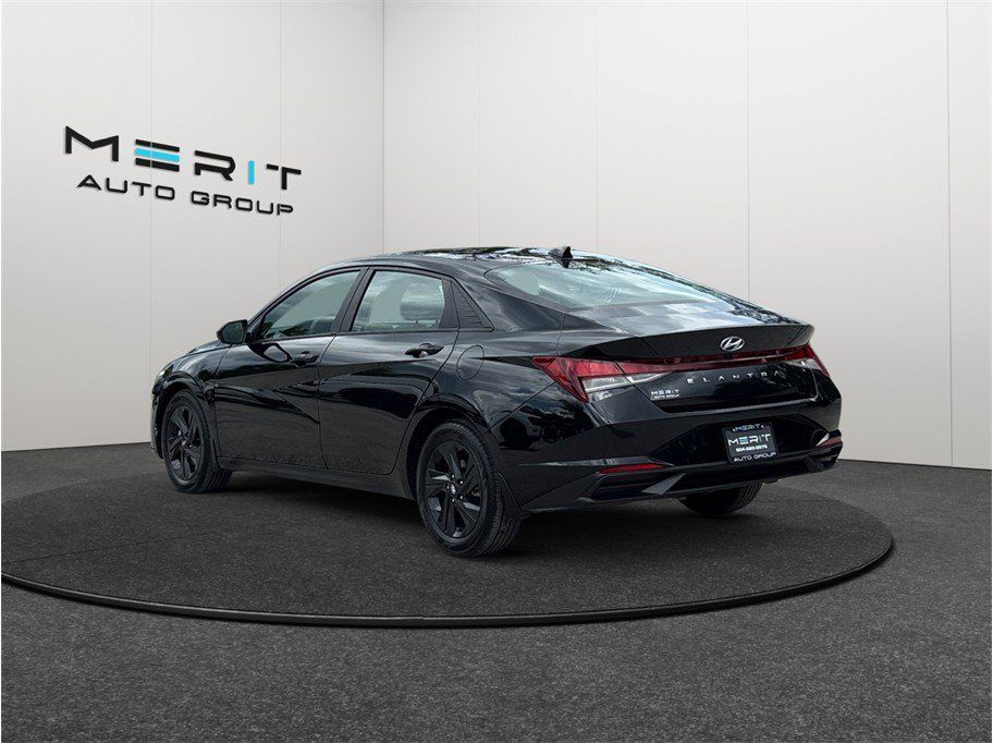 Used 2023 Hyundai Elantra SEL FWD image 7