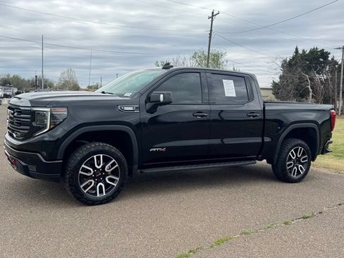 Used 2024 GMC Sierra 1500 AT4 w/ AT4 Premium Package AWD/4WD image 3